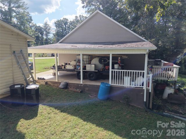 4266 Smokey Creek Road, Lenoir, NC 28645