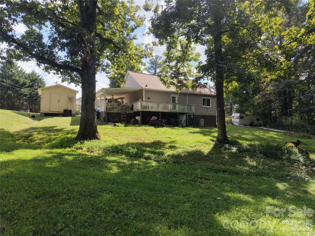 4266 Smokey Creek Road, Lenoir, NC 28645