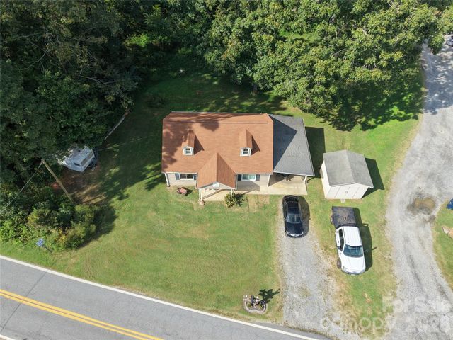 4266 Smokey Creek Road, Lenoir, NC 28645