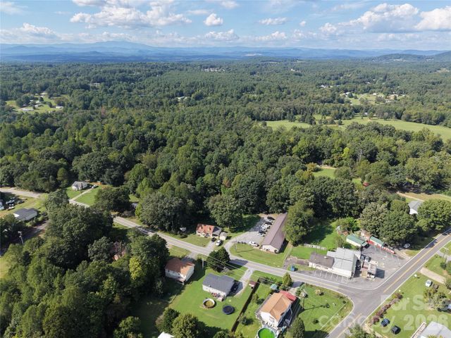 4266 Smokey Creek Road, Lenoir, NC 28645