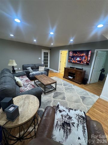 4266 Smokey Creek Road, Lenoir, NC 28645