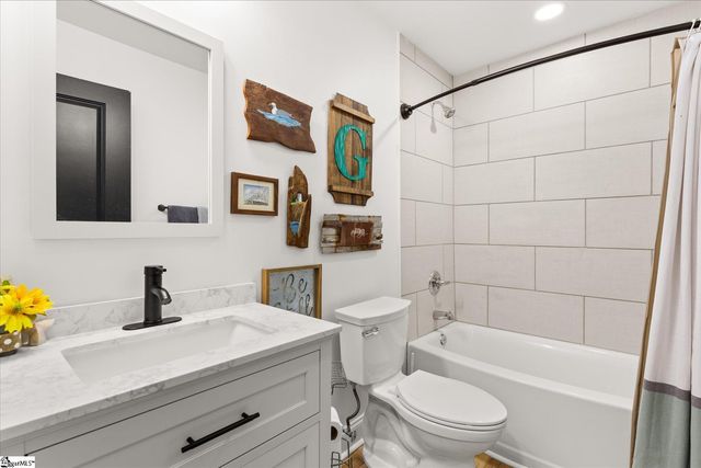 130 Dogwood Terrace, Marietta, SC 29661