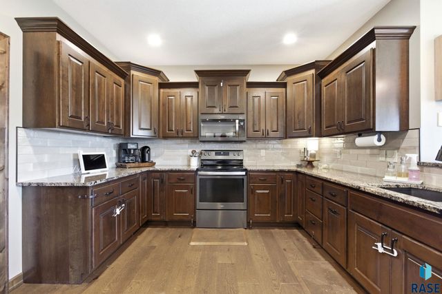 2405 S Durango Cir Circle, Sioux Falls, SD 57110