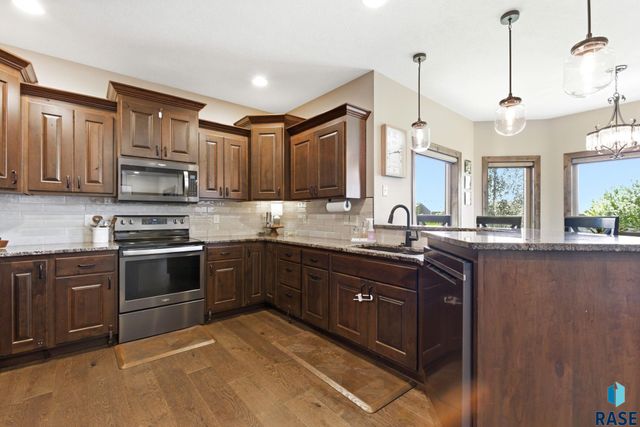 2405 S Durango Cir Circle, Sioux Falls, SD 57110