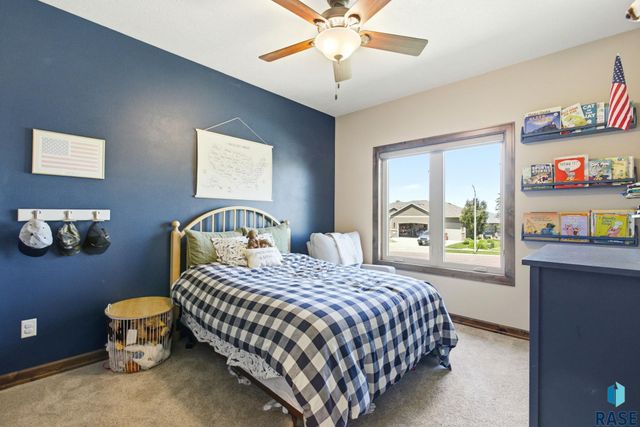 2405 S Durango Cir Circle, Sioux Falls, SD 57110