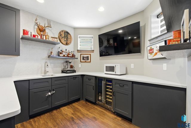 2405 S Durango Cir Circle, Sioux Falls, SD 57110