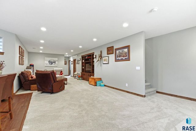 2405 S Durango Cir Circle, Sioux Falls, SD 57110