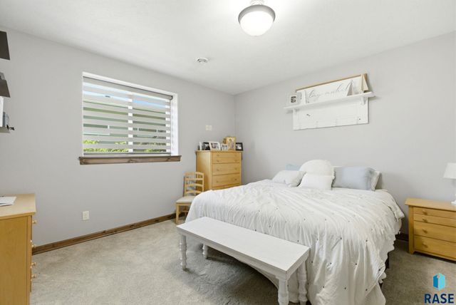 2405 S Durango Cir Circle, Sioux Falls, SD 57110