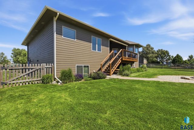 2405 S Durango Cir Circle, Sioux Falls, SD 57110