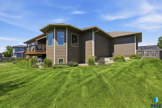 2405 S Durango Cir Circle, Sioux Falls, SD 57110