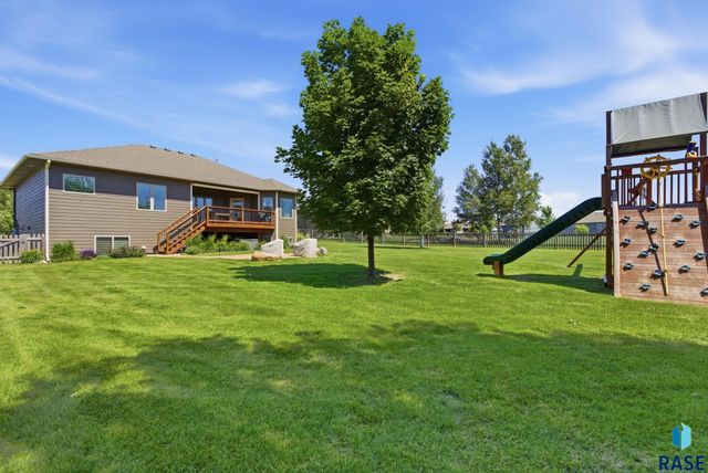 2405 S Durango Cir Circle, Sioux Falls, SD 57110