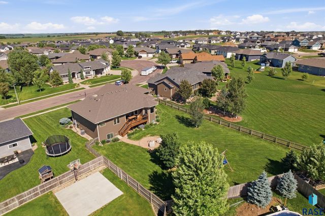 2405 S Durango Cir Circle, Sioux Falls, SD 57110