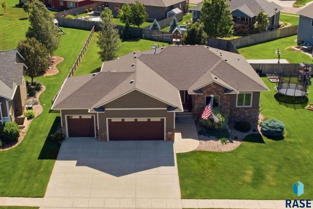 2405 S Durango Cir Circle, Sioux Falls, SD 57110