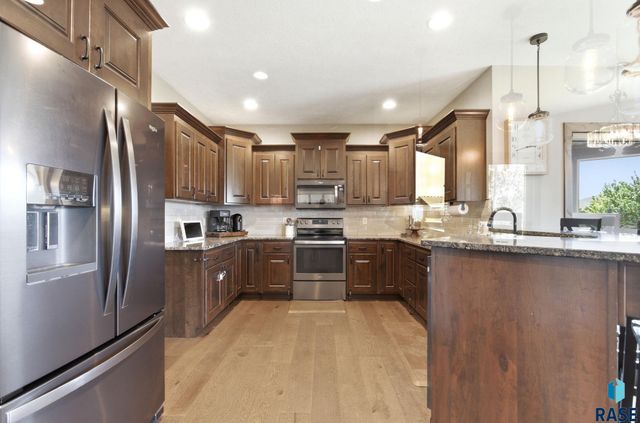 2405 S Durango Cir Circle, Sioux Falls, SD 57110