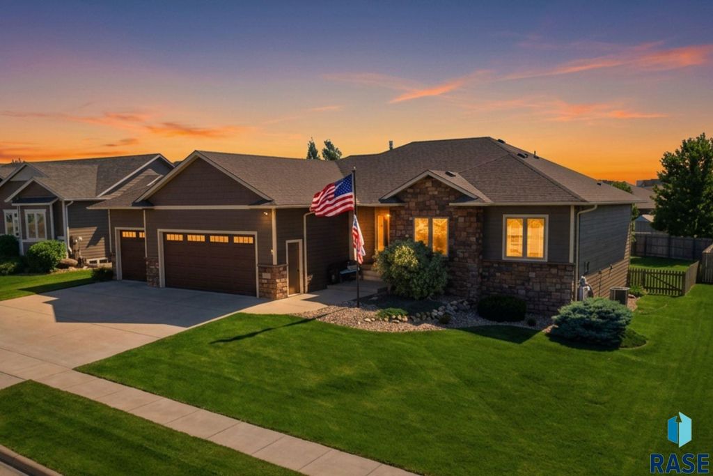 2405 S Durango Cir Circle, Sioux Falls, SD 57110