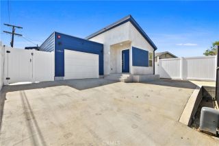 11861 S San Pedro, Los Angeles, CA 90061