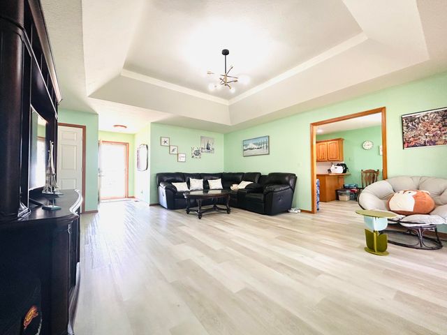 2852 S Pinehurst Avenue, Springfield, MO 65807