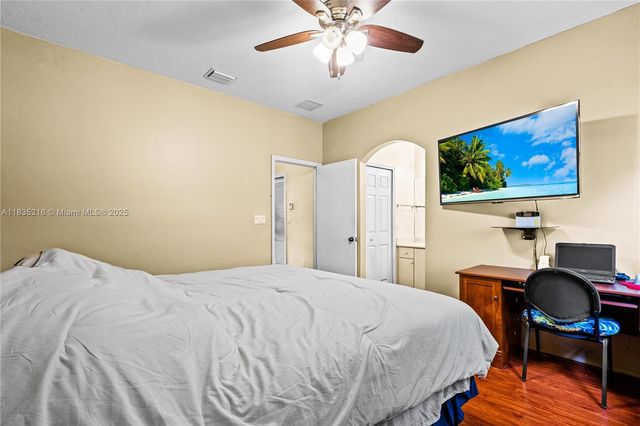 604 SW 107th Ave 706, Pembroke Pines, FL 33025