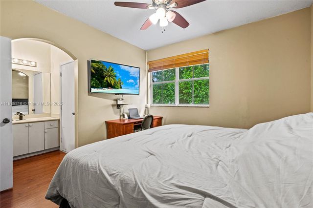604 SW 107th Ave 706, Pembroke Pines, FL 33025