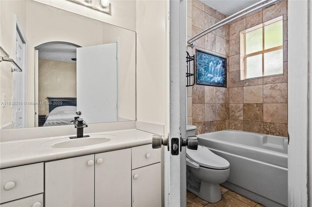 604 SW 107th Ave 706, Pembroke Pines, FL 33025