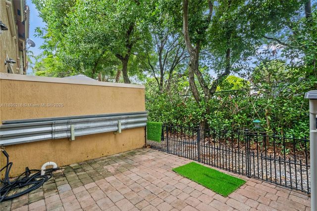 604 SW 107th Ave 706, Pembroke Pines, FL 33025