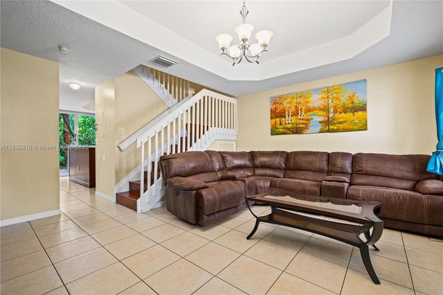604 SW 107th Ave 706, Pembroke Pines, FL 33025