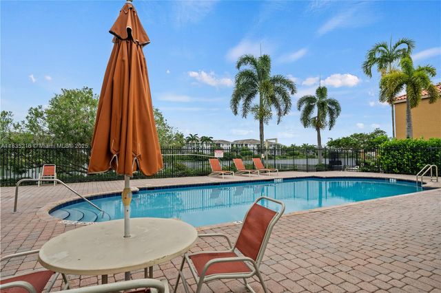 604 SW 107th Ave 706, Pembroke Pines, FL 33025
