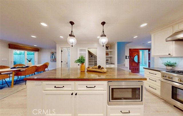 322 12 th, Huntington Beach, CA 92648