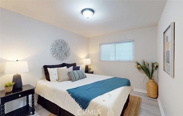 322 12 th, Huntington Beach, CA 92648