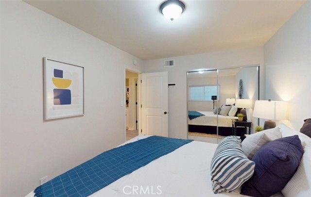 322 12 th, Huntington Beach, CA 92648