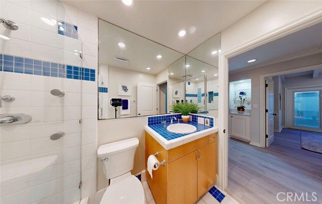 322 12 th, Huntington Beach, CA 92648