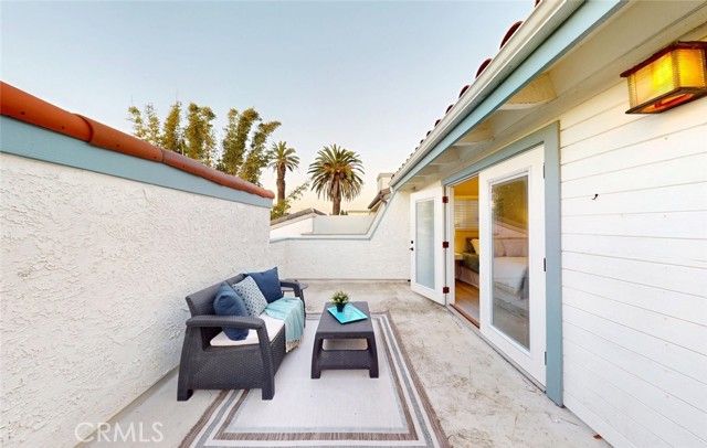 322 12 th, Huntington Beach, CA 92648