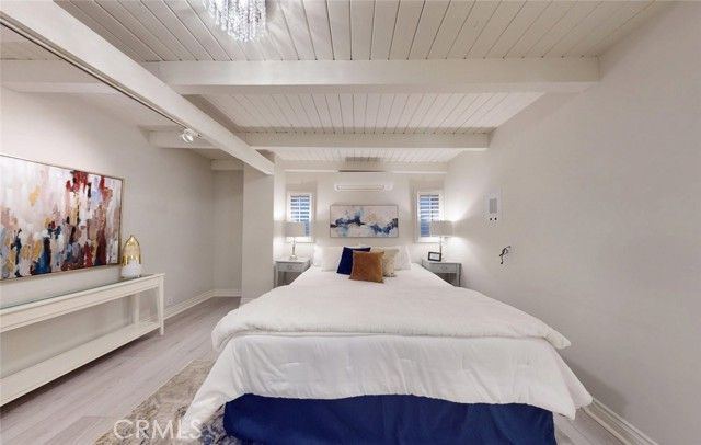 322 12 th, Huntington Beach, CA 92648