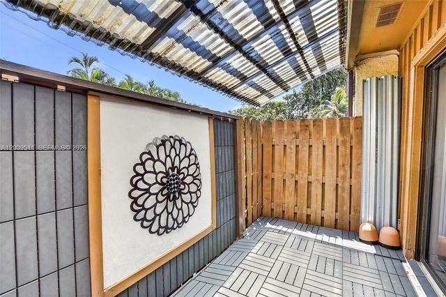 4283 S Pine Island Rd, Davie, FL 33328