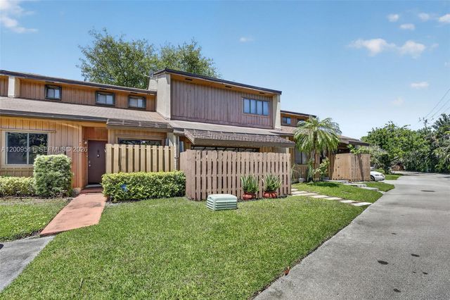 4283 S Pine Island Rd, Davie, FL 33328