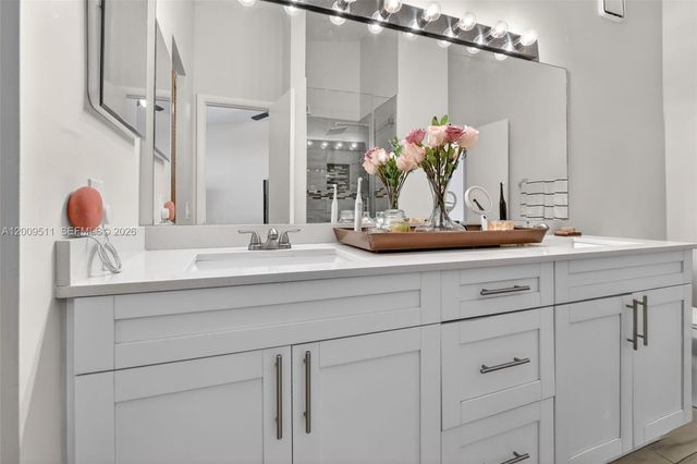 4283 S Pine Island Rd, Davie, FL 33328