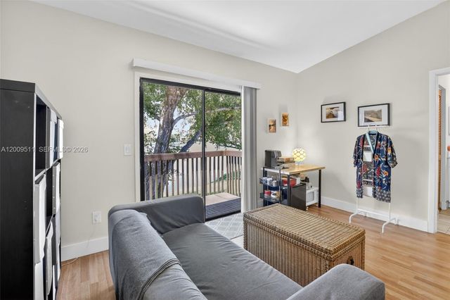 4283 S Pine Island Rd, Davie, FL 33328