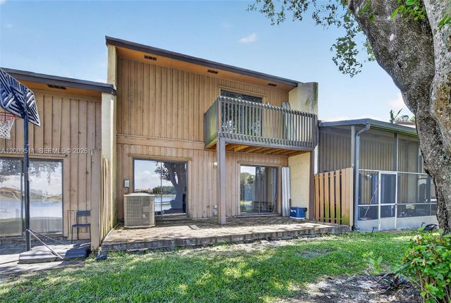 4283 S Pine Island Rd, Davie, FL 33328