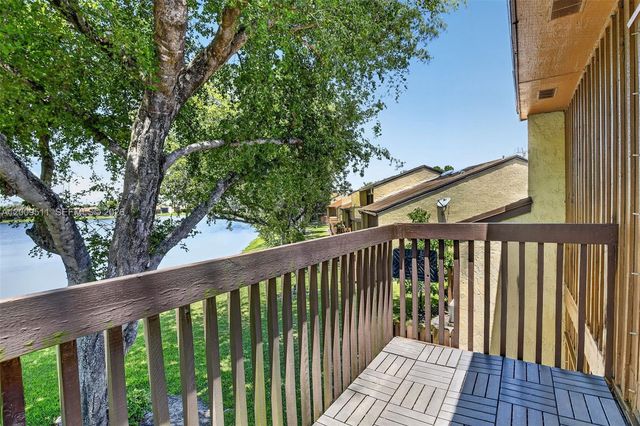 4283 S Pine Island Rd, Davie, FL 33328