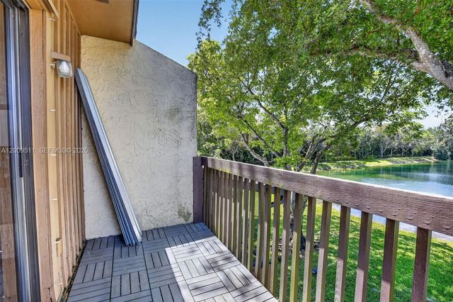 4283 S Pine Island Rd, Davie, FL 33328