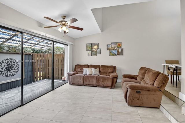 4283 S Pine Island Rd, Davie, FL 33328