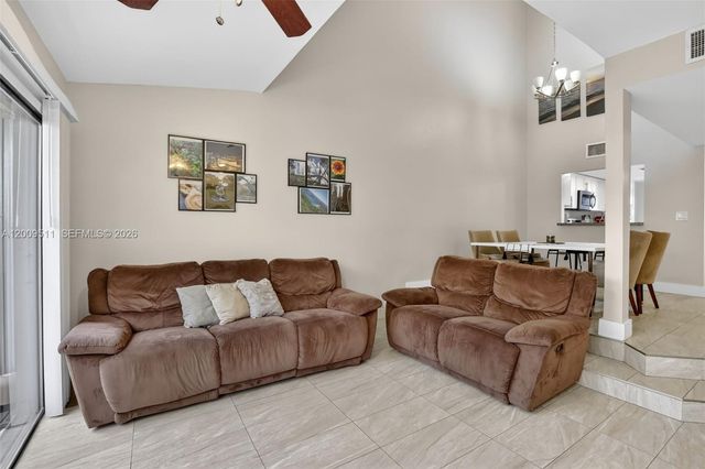 4283 S Pine Island Rd, Davie, FL 33328