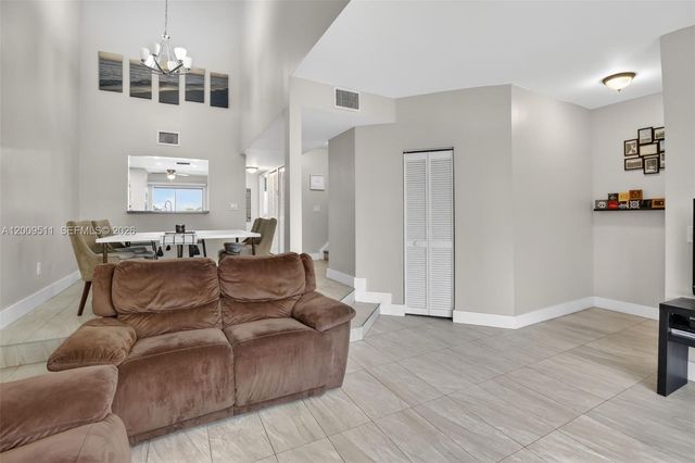 4283 S Pine Island Rd, Davie, FL 33328