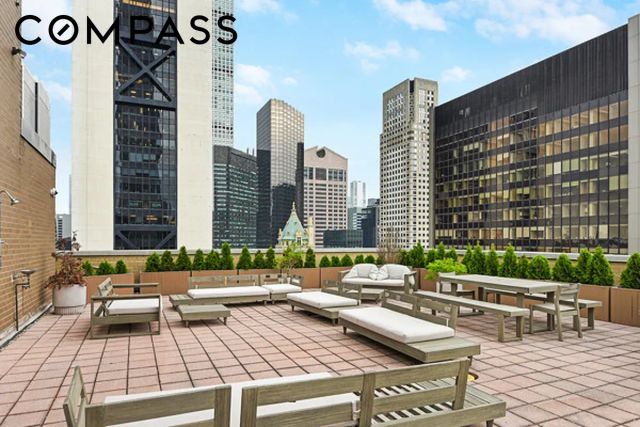 58 W 58th St Apt 25E, New York City, NY 10019