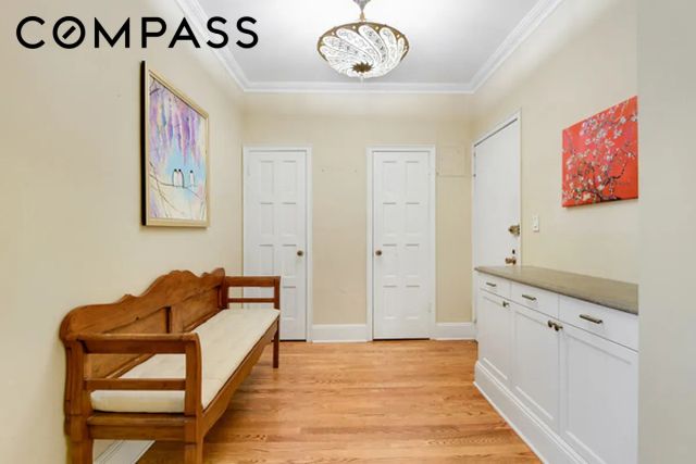 58 W 58th St Apt 25E, New York City, NY 10019