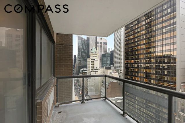 58 W 58th St Apt 25E, New York City, NY 10019