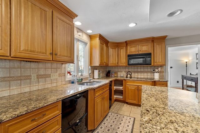 92 Prospect Street, Lunenburg, MA 01462