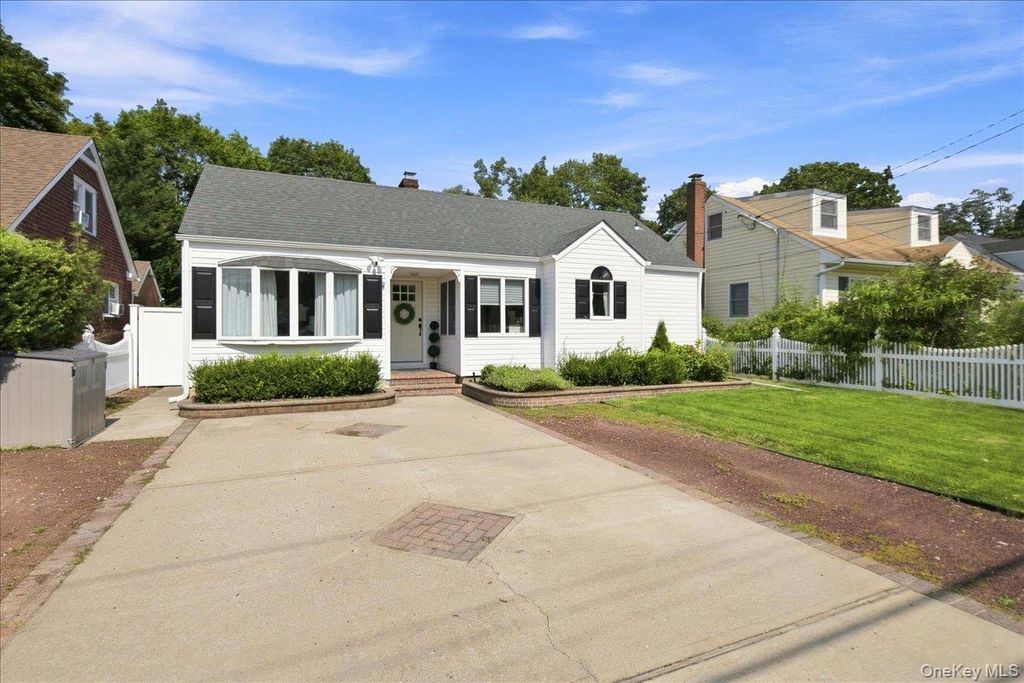51 Dawson Avenue, Kings Park, NY 11754 — exterior