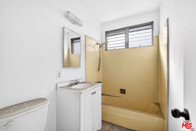 304 E 95th Street, Los Angeles, CA 90003