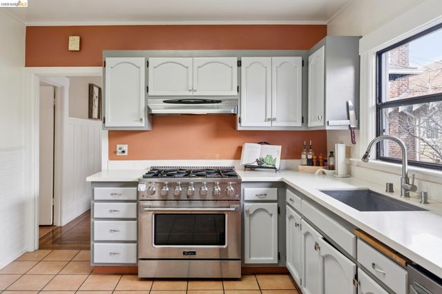 892 Laurel Street, Alameda, CA 94501
